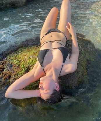 Строптивая брюнетка ждет тебя для яркой и страстной встречи. Я знаю, как подарить тебе незабываемые моменты и сделать вечер запоминающимся. Позвони мне и окунись в мир страсти! 2004, 19 лет